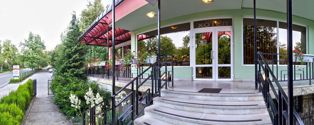 Family Hotel Gabrovo Exterior foto