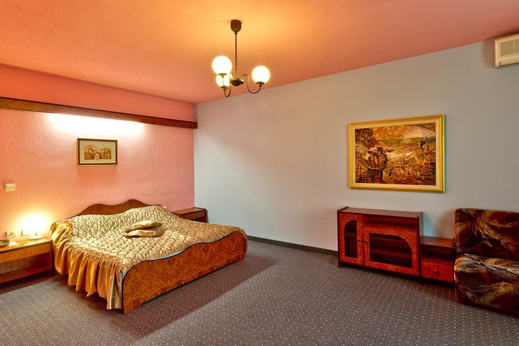 Family Hotel Gabrovo Exterior foto